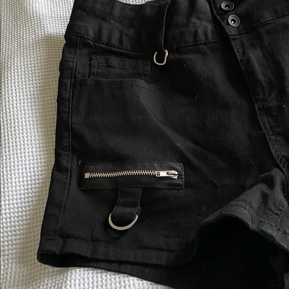 3 for 15$! Hot Topic Black High Waist Punk Booty Shorts with Zippers & loops. - Picture 2 of 6